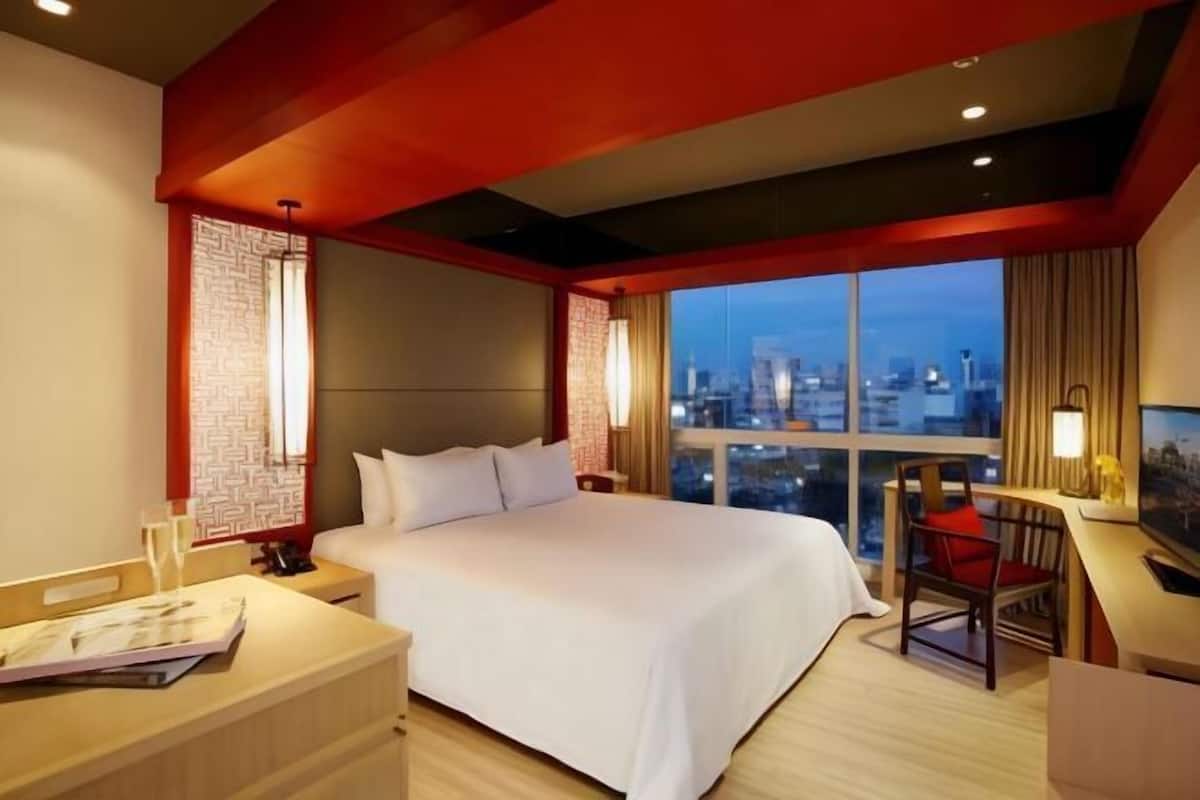2 phòng ngủ, minibar, két bảo mật tại phòng, bàn