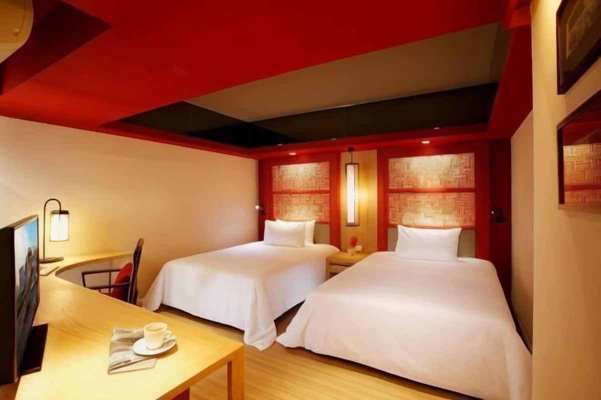 2 phòng ngủ, minibar, két bảo mật tại phòng, bàn