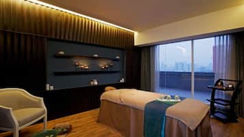 Couples treatment room(s), sauna, steam room, body treatments