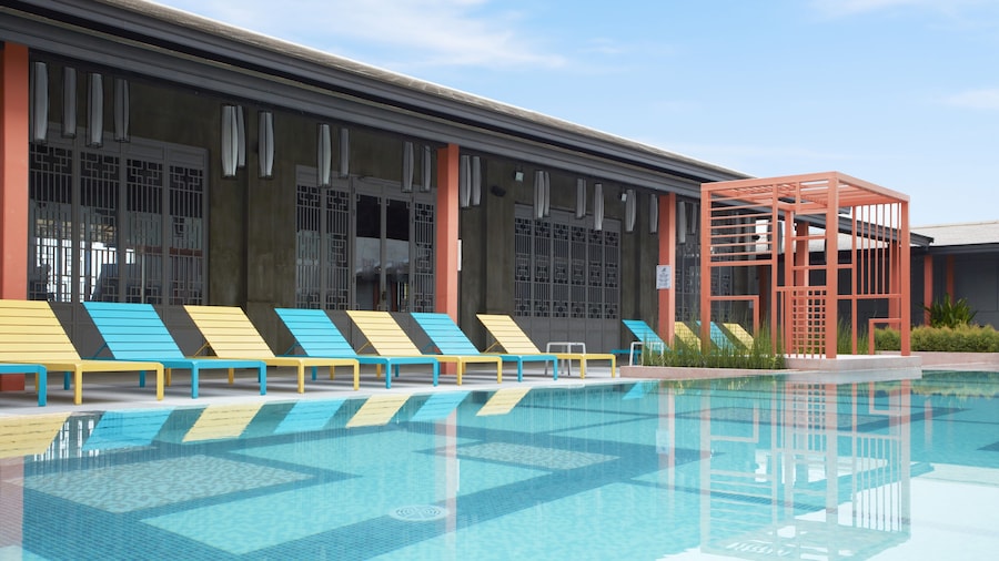 The Quarter Hualamphong by UHG