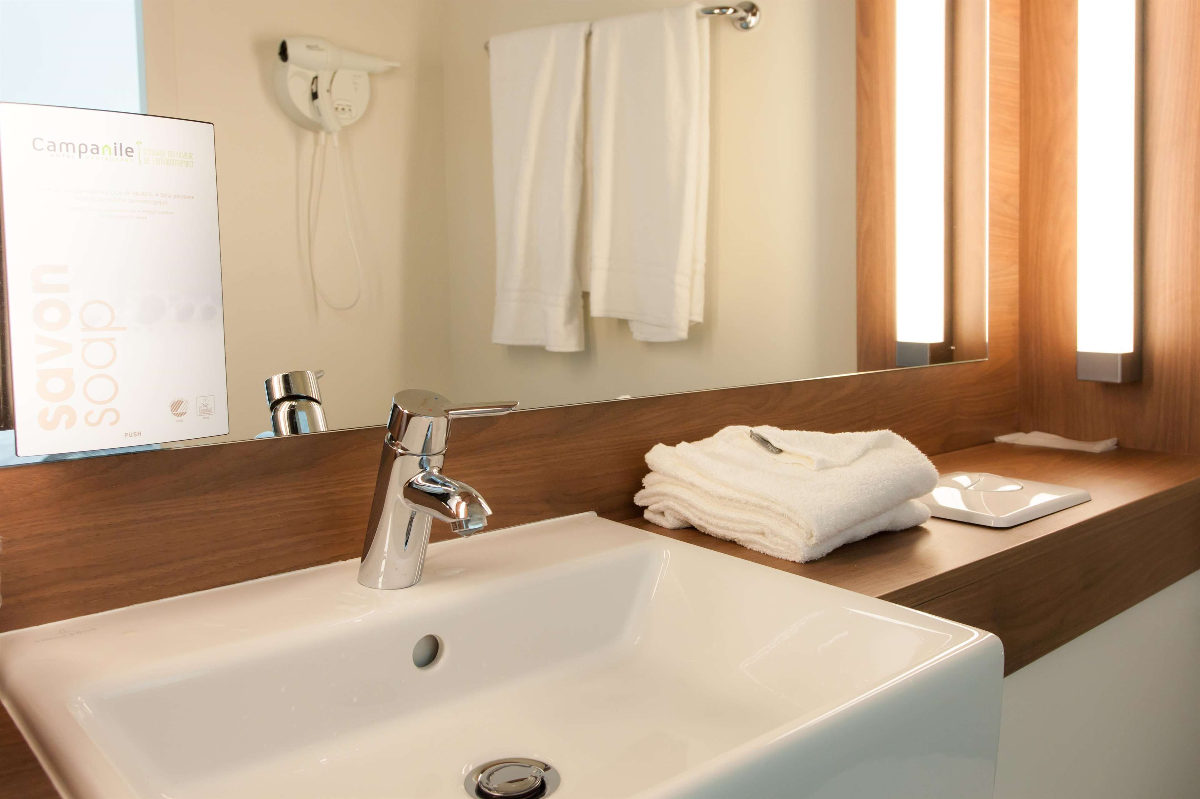 desk, soundproofing, free wifi, bed sheets