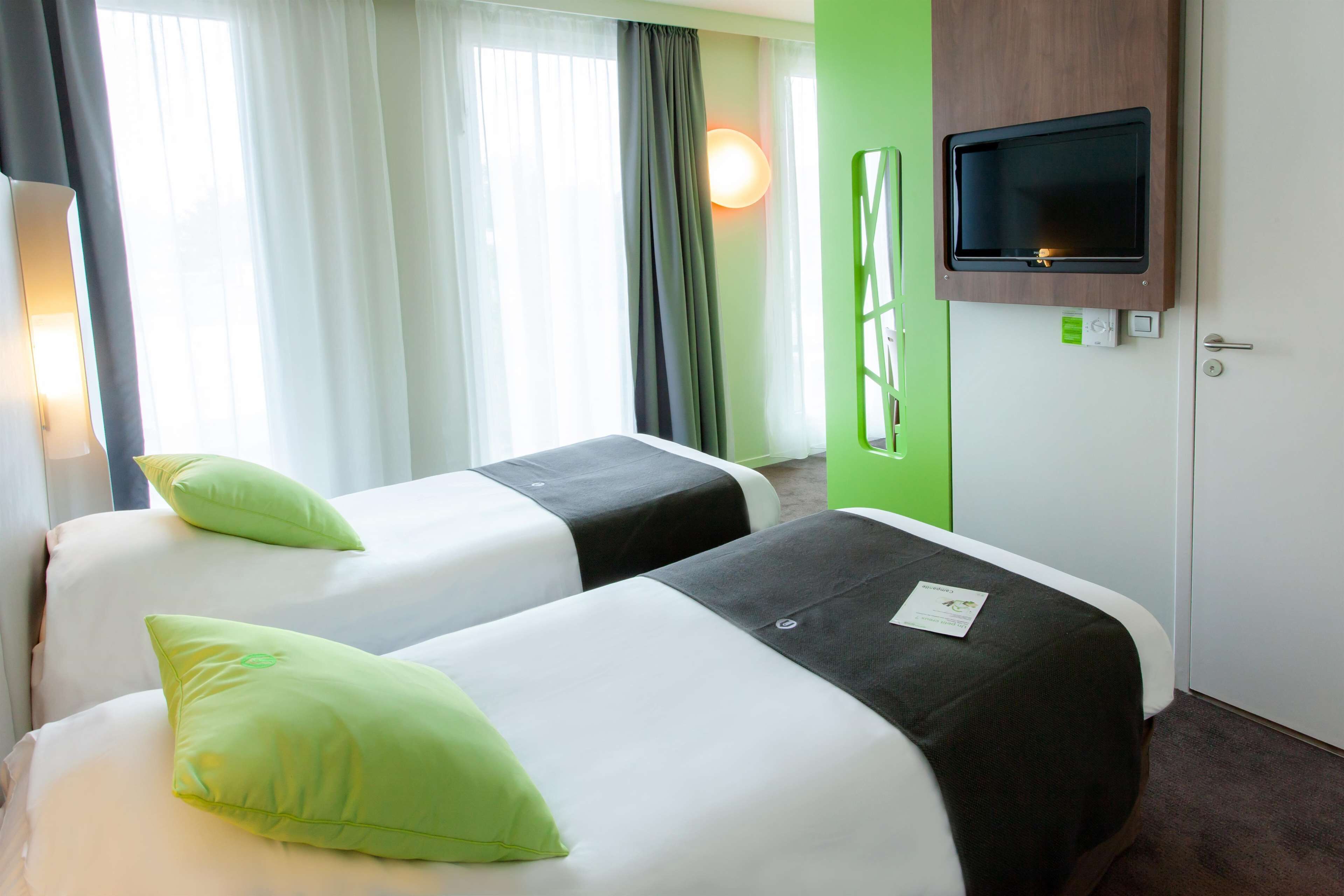 next generation, room, 2 single beds | desk, soundproofing, free wifi, bed sheets