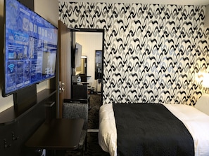 Desk, blackout curtains, soundproofing, iron/ironing board - APA Hotel Ishigakijima (Ishigaki)