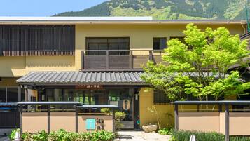 Façade de lâhĂ©bergement