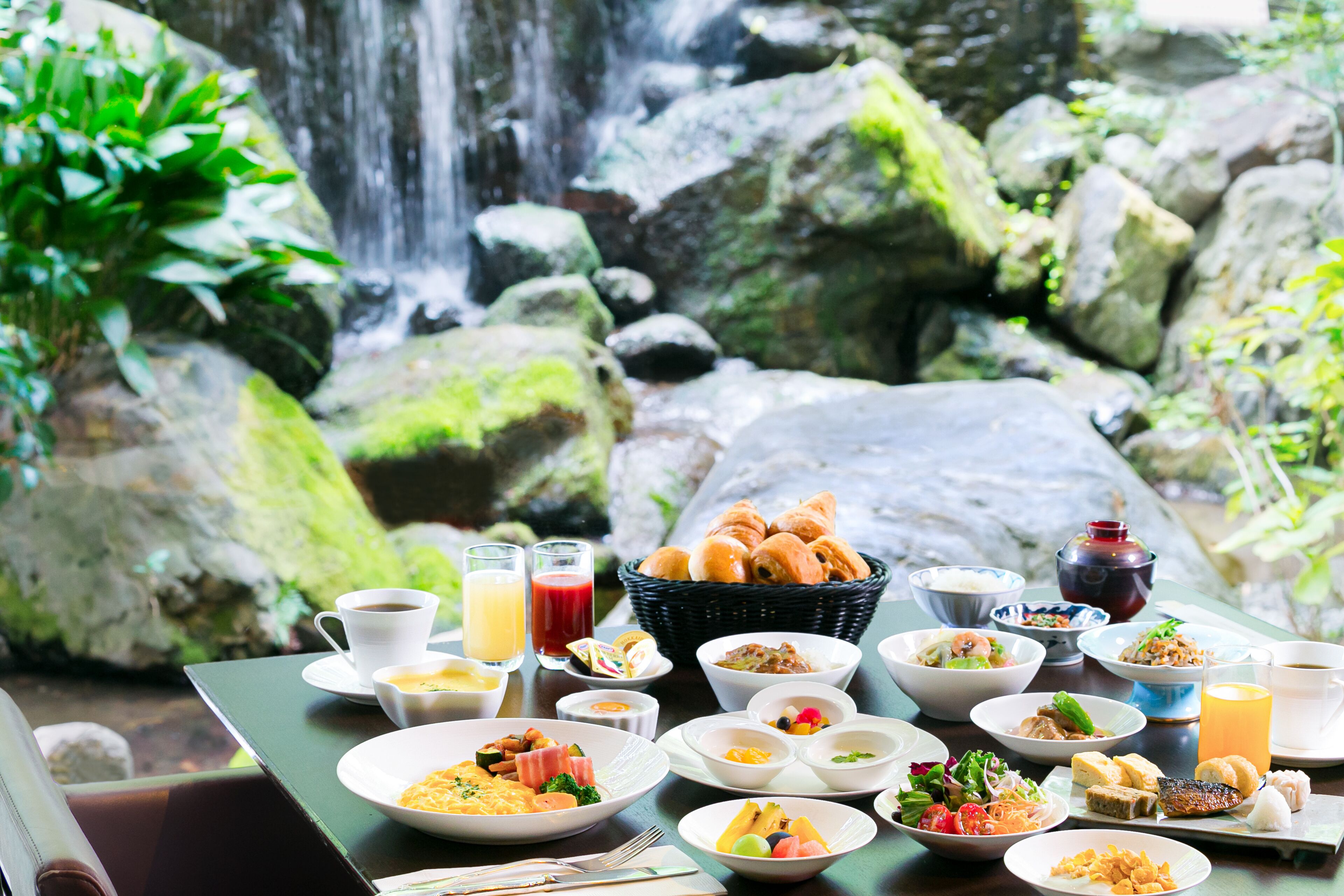Daily buffet breakfast for a fee