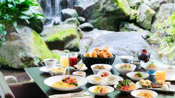 Daily buffet breakfast for a fee