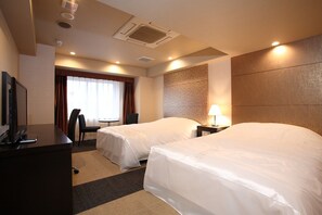 Individually decorated, individually furnished, desk, iron/ironing board - Hotel Sunline Kyoto Gion Shijyo (Kyoto)