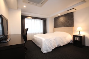ห้องพักตกแต่งอย่างมีเอกลักษณ์, ตกแต่งพิเศษโดยเฉพาะ, โต๊ะทำงาน