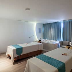 Couples treatment rooms, steam room, aromatherapy, Thai massages
