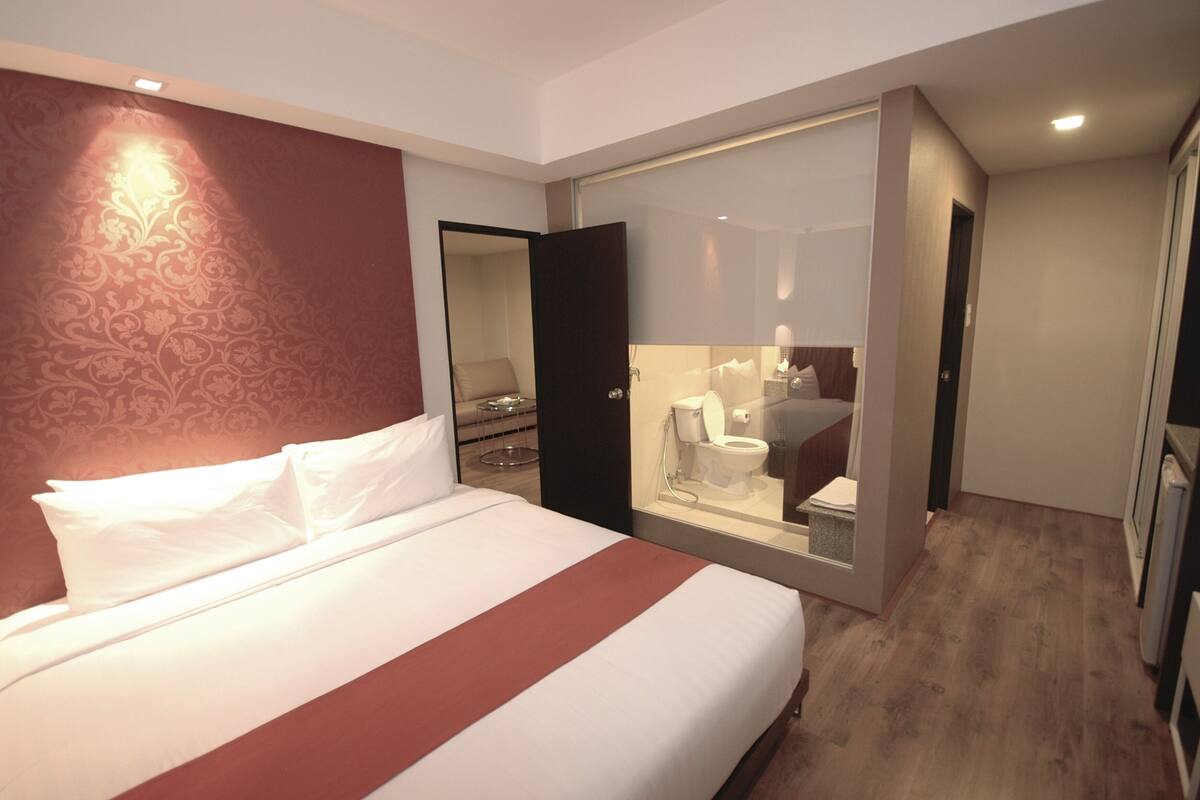 Suite junior | 1 dormitorio, minibar, caja fuerte y escritorio