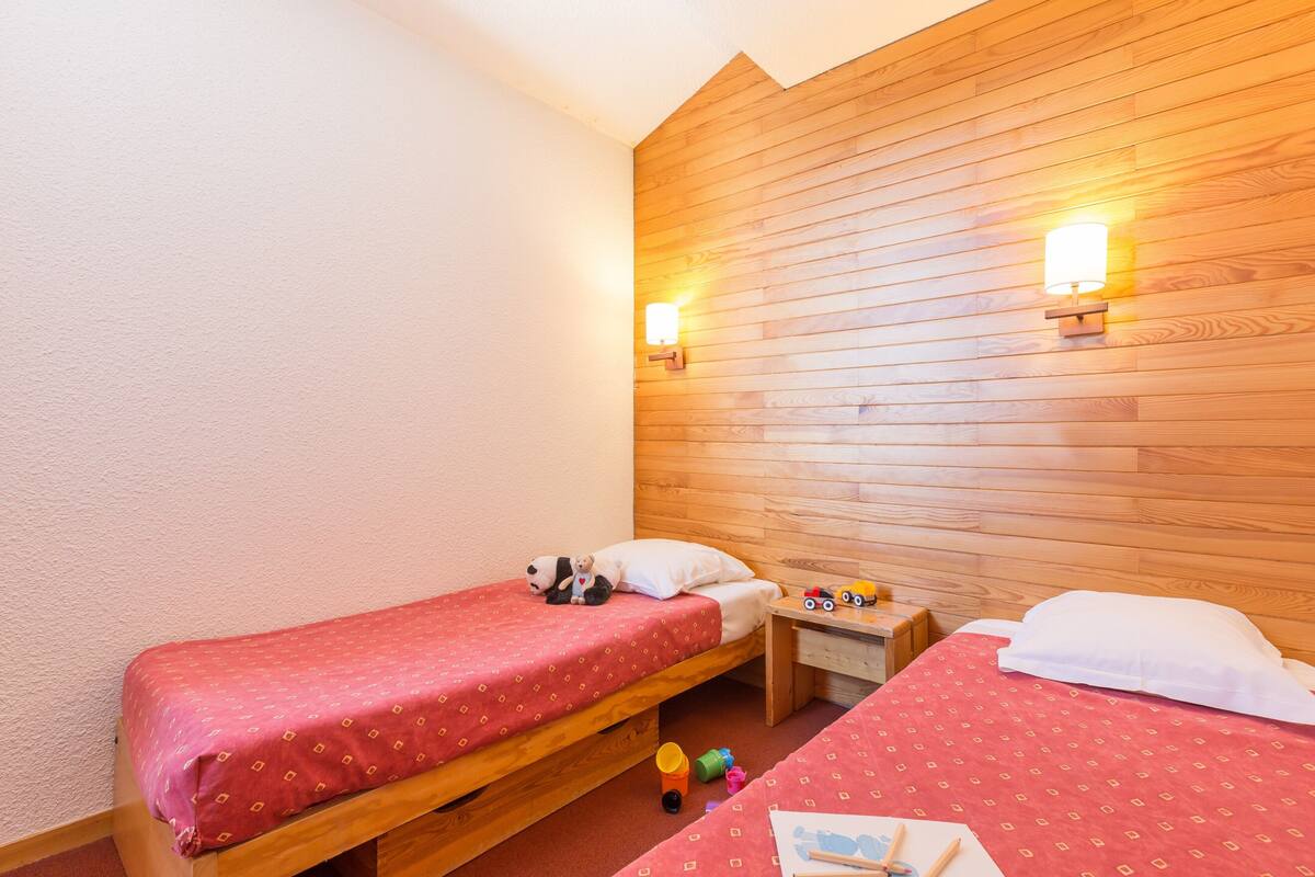 2 chambres, rideaux occultants, lits bébé (en supplément), Wi-Fi gratuit