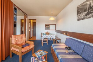 TV, ping pong, books