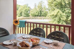 Apartment 6 people - 1 bedroom + 1 sleeping alcove - Terrace ou balcony | Balcony - Résidence Le Parc d'Arradoy (Uhart-Cize)