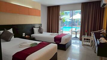 Chambre Deluxe, accĂšs piscine | Vue depuis le balcon