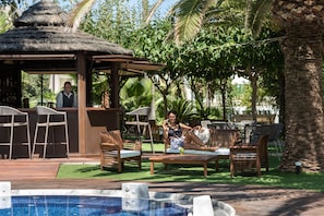 Poolside bar