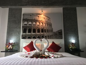 Family Suite, 2 Bedrooms, Non Smoking | Minibar, in-room safe, desk, laptop workspace - The Front Hotel and Apartment (Patong)