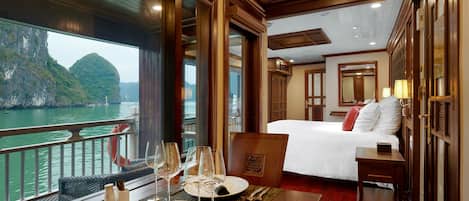 Suite Supérieure, vue baie | 1 chambre, coffres-forts dans les chambres, bureau, rideaux occultants