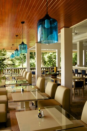 Daily full breakfast (THB 250 per person)