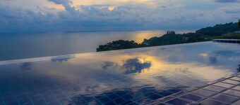 Grand Bleu Ocean View Pool Suite