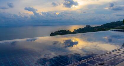 Grand Bleu Ocean View Pool Suite