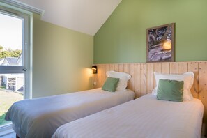 1 bedroom, iron/ironing board, cots/infant beds, free WiFi