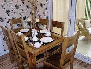 Breakfast area