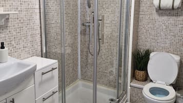 Standard Double or Twin Room, Ensuite | Bathroom