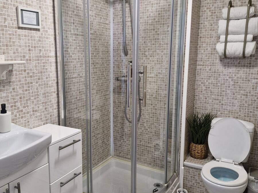 Standard Double or Twin Room, Ensuite | Bathroom