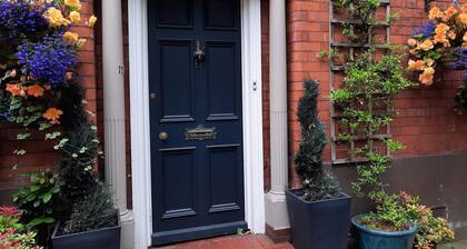 Warwick Lodge Guesthouse