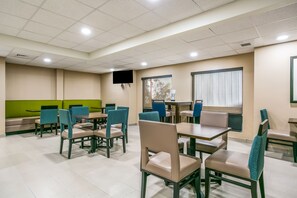 Sudah termasuk sarapan ala kontinental setiap hari