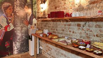 Free daily buffet breakfast