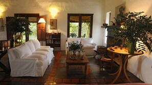 Bar (on property) - Posada de la Laguna-lodge (Colonia Carlos Pellegrini)