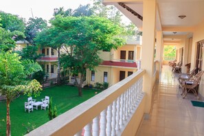 Balcony - Hotel Rainforest (Sauraha)