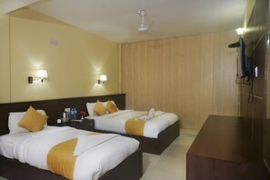 Superior Double Room | 2 bedrooms, Egyptian cotton sheets, premium bedding, Select Comfort beds - Hotel Rainforest (Sauraha)
