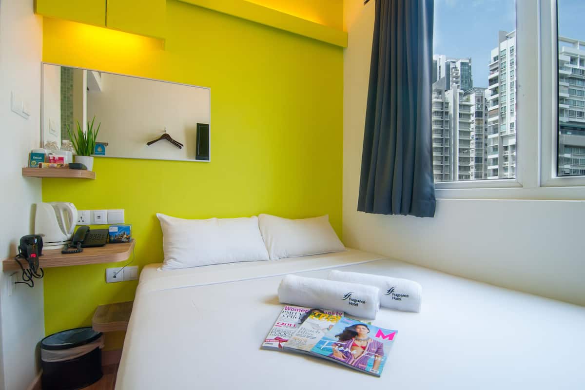 Desk, free WiFi, bed sheets