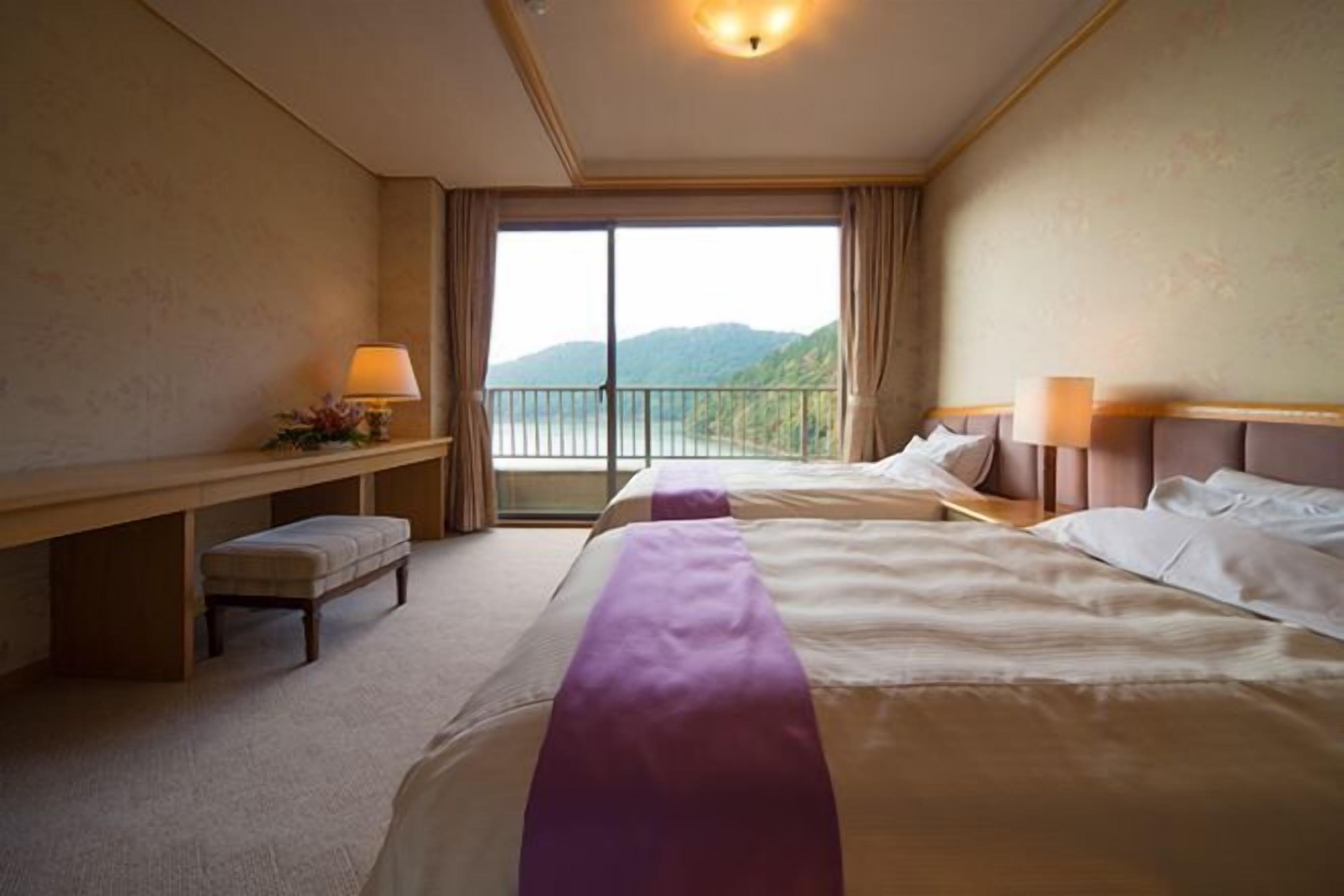 Iron/ironing board, free WiFi