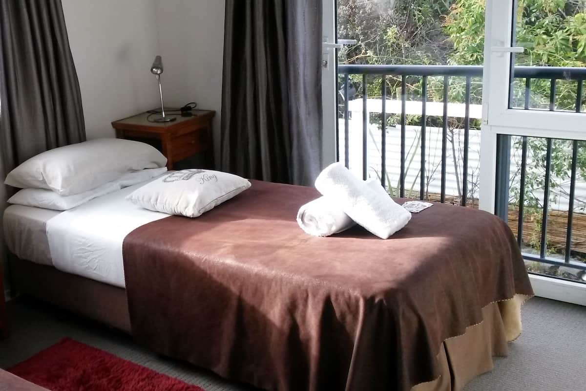 Standard Twin Room with Shared Bathroom | 1 bedroom, premium bedding, free WiFi, bed sheets