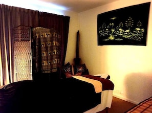 雙人療程室、身體療程、芳香療法、熱石按摩、深層組織按摩、瑞典式按摩