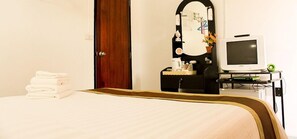 Minibar, in-room safe, free WiFi - A1 Koh Phangan Guesthouse And Hostel (Ko Pha-ngan)