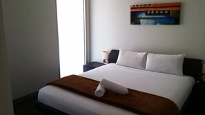 10 bedrooms, premium bedding, desk, soundproofing