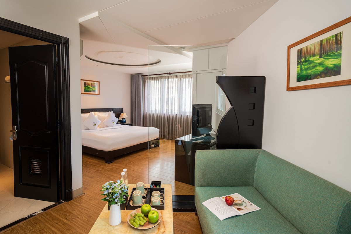 Ben Thanh Serenity Suite | 1 bedroom, minibar, in-room safe, desk