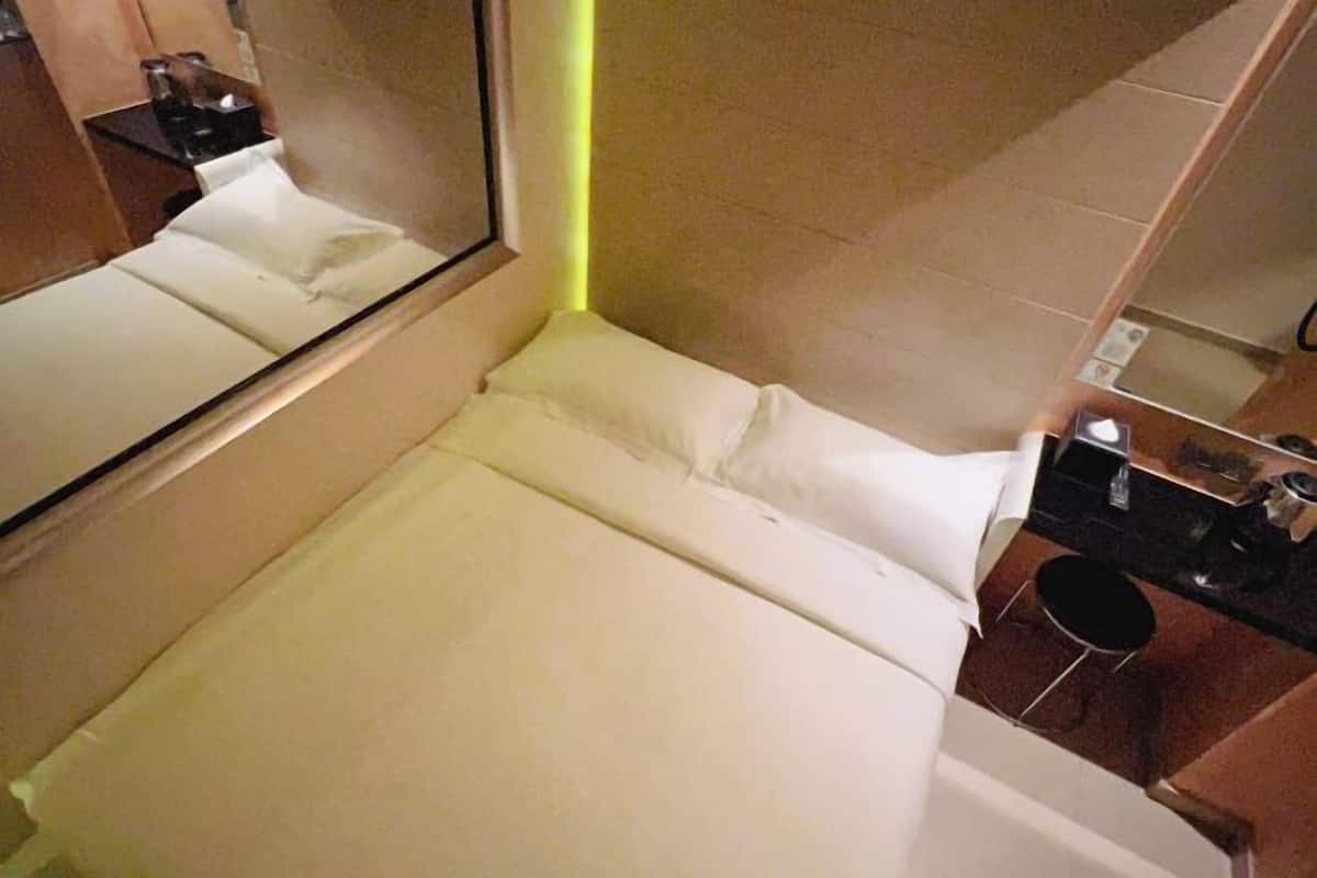Escrivaninha, Wi-Fi de cortesia, roupa de cama