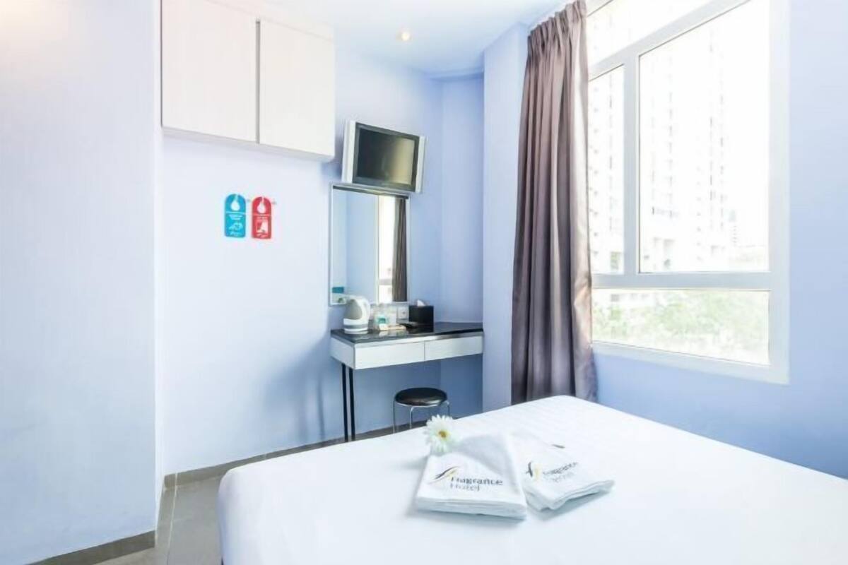 Desk, free WiFi, bed sheets