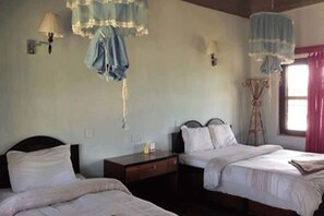 In-room safe, desk, soundproofing, free WiFi - Wildlife Adventure Resort (Sauraha)