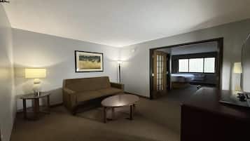 Deluxe-suite - 1 kingsize-seng - ikke-ryger (One-Bedroom) | Mørklægningsgardiner, strygejern/strygebræt, gratis baby-/barnesenge