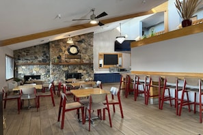 Esmorzar diari d'estil bufet gratuït 