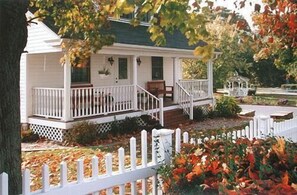 Front of property - The Taber Inne & Suites (Mystic)