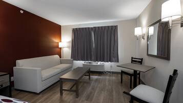 Schreibtisch, laptopgeeigneter Arbeitsplatz, Verdunkelungsvorhänge