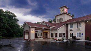 Exterior - Red Roof Inn Clifton Park (Clifton Park)