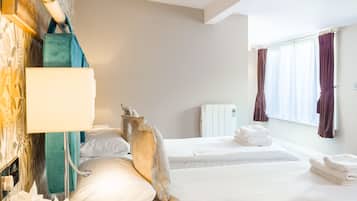 Iron/ironing board, free WiFi, bed sheets